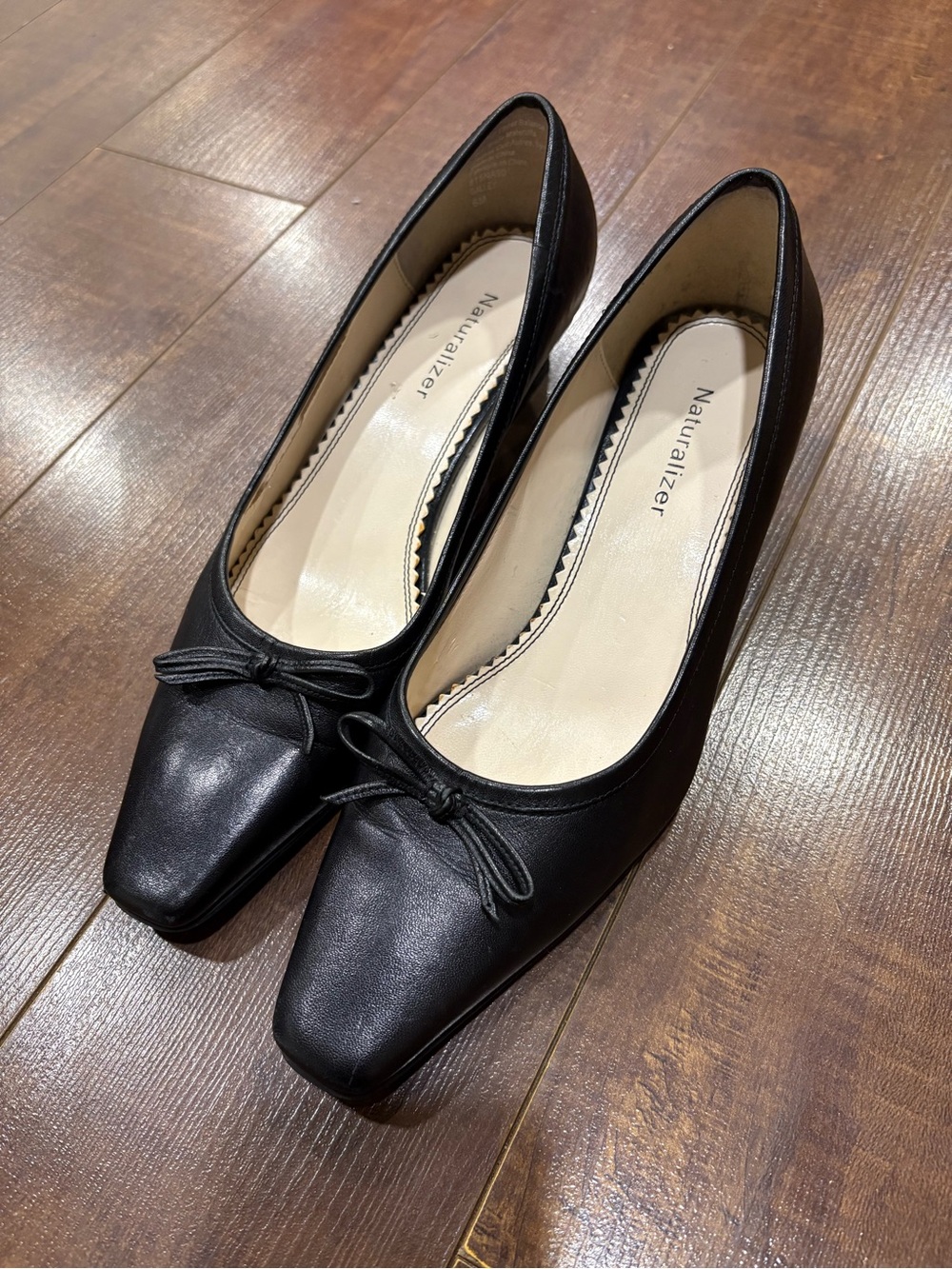 Naturalizer Galley Black Leather Ballet Pumps Low Block Heel Bow 6M